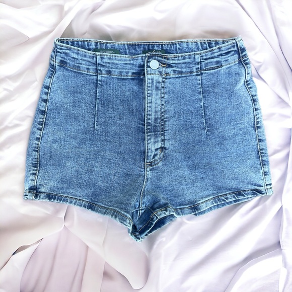 wild fable Pants - High waisted Daisy Duke denim shorts - worn once / size 8